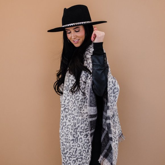 Leopard Print Reversible Open Front Cardigan - Picture 4 of 6